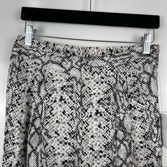 NEW Good American High Rise Satin Wide Leg Pants Snake Print Size 2 (Medium 6-8) - Picture 8 of 10